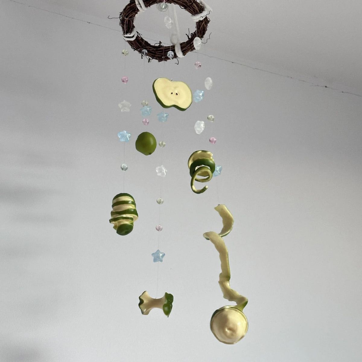 YICKYUE  -  Summer Red Apple Wind Chime DIY Material Kit Apple Roll Pendant Handmade Hanging Ornament Gift for Friends