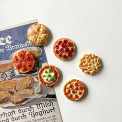YICKYUE  -  6Pcs Mini Pizza Refrigerator Decorations in Resin - Cute Magnets for Furniture in The Kitchen for Decoration