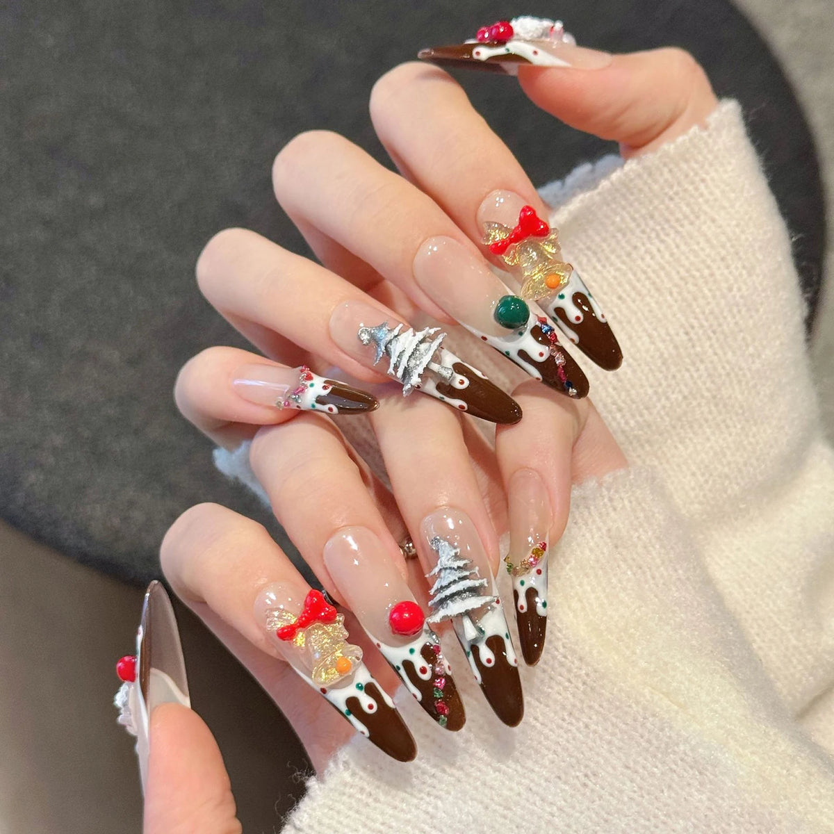 YICKYUE  -  10pcs Christmas Themed Nail Art Handmade 3D Chocolate Cake False Nails Press On Nails Festive Snowman Santa Decor Holiday Party