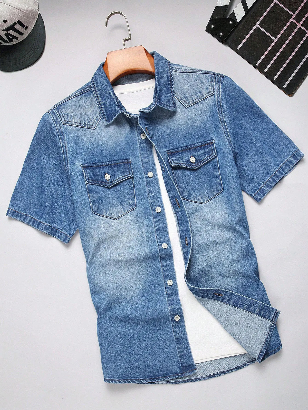 HEARUJOY  -  Men's Blue Denim Short-Sleeve Shirt for Spring/Summer, Casual, Wrinkle-Resistant, and Stain-Resistant