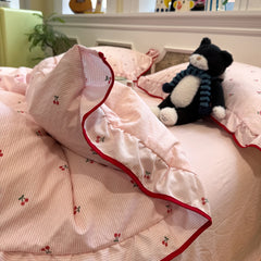 YICKYUE  -  Sweet Pink Crinkled Gauze Bedding Set with Tiny Cherry Print Ruffle Edge Soft Skin-Friendly Single/Queen/King Size Bed Linen