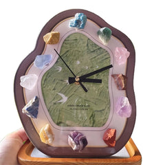 YICKYUE  -  Retro Wavy Table Clocks with Natural Crystal Stone Room Decor Silent Quartz Crystal Table Clocks Bedroom Office Home Decor Gifts