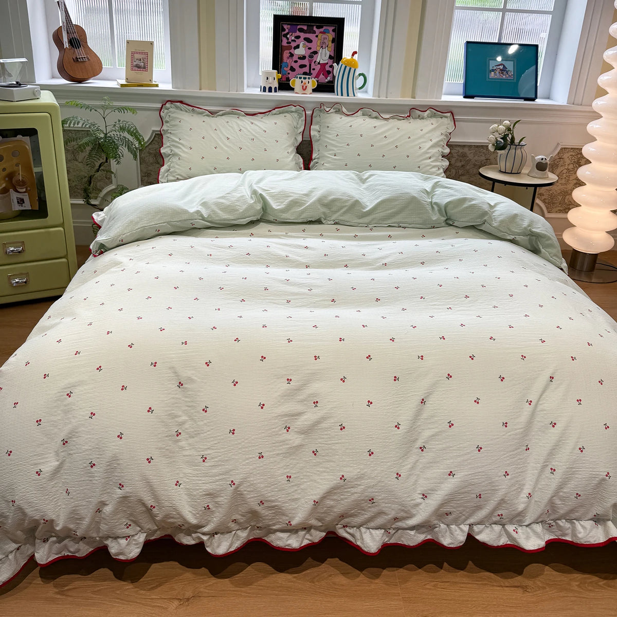 YICKYUE  -  Sweet Pink Crinkled Gauze Bedding Set with Tiny Cherry Print Ruffle Edge Soft Skin-Friendly Single/Queen/King Size Bed Linen