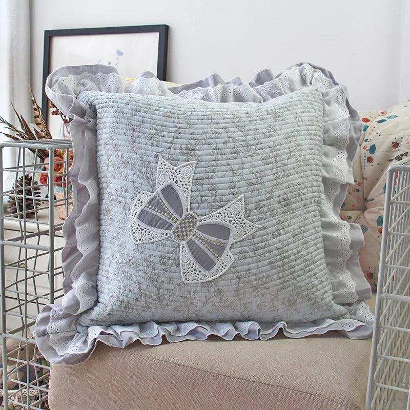 YICKYUE  -  Floral Quilted Pillow Cover 45x45cm - Ruffled Lace Trim with Bow, Decorative Cushion Cover for Sofa/Bedroom, Home Décor