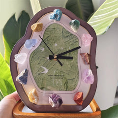 YICKYUE  -  Retro Wavy Table Clocks with Natural Crystal Stone Room Decor Silent Quartz Crystal Table Clocks Bedroom Office Home Decor Gifts