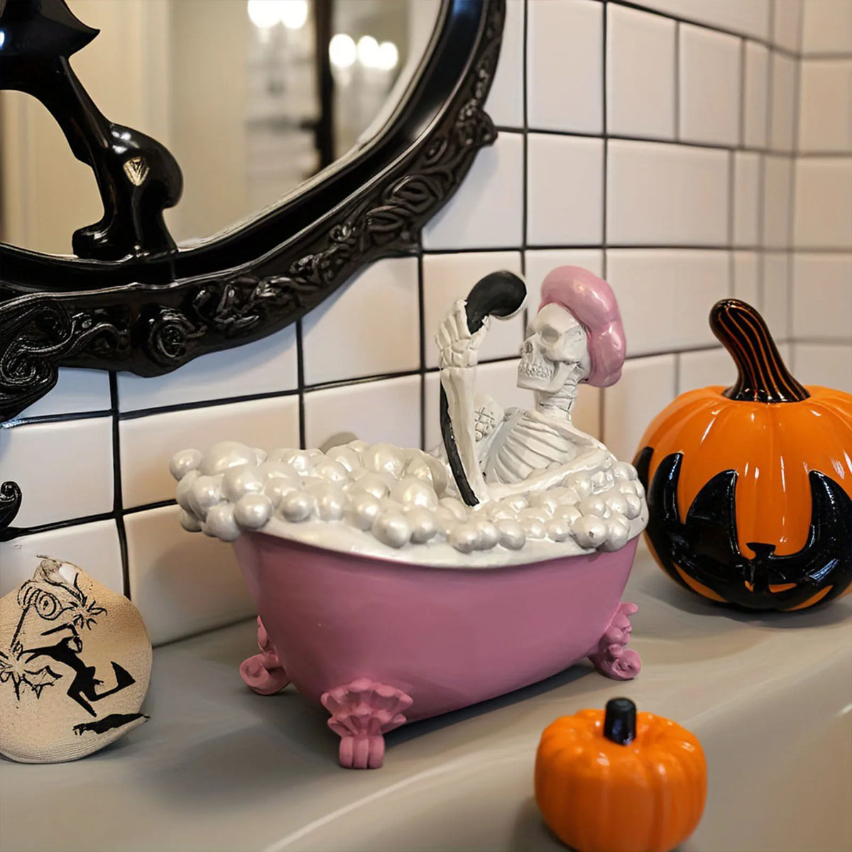YICKYUE  -  Spooky Skeleton in Pink＆White Bathtub Halloween Ghostly Bathroom Decor Perfect for Prank Gifts Parties Festive Decor