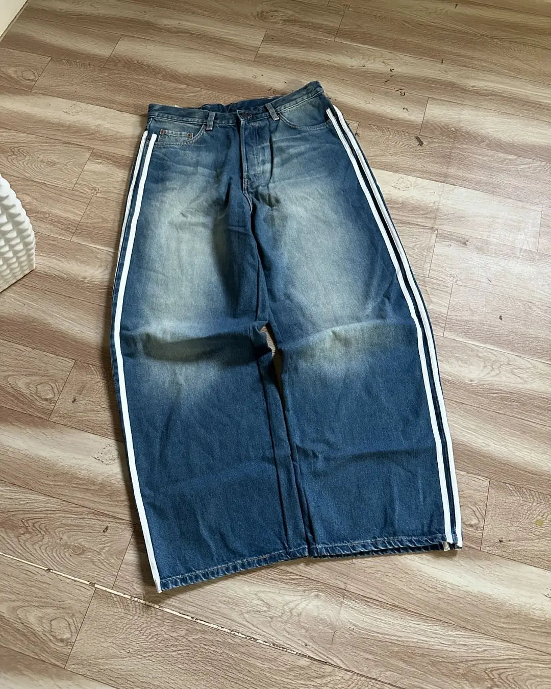 Hearujoy Simple Retro Y2K Harajuku Sports Striped Embroidered Washed Blue Jeans Men's Street Trend Loose Wide-leg Pants Skateboard Pants