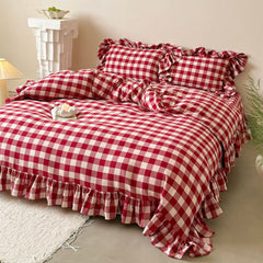 YICKYUE  -  Red Gingham Muslin Bedding Set – Ruffled Vintage Elegance