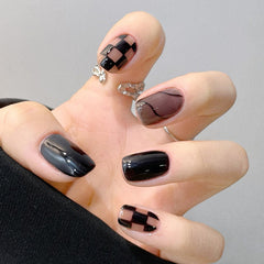 Black Streak Short Fake Nail for Women Geometric Lattice Winter Square Point False Nails Full Cover Artificial Nail Tips