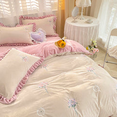 Super Soft Coral Fleece Warm Cozy Flowers Embroidery Princess Bed Skirt Bedding Set Velvet Quilt Cover Comforter Set Blanket