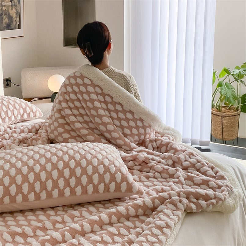 YICKYUE  -  Nordic Style Classic Vintage Plaid Blanket Winter Thickened Warm Jacquard Lambskin Blanket Simple Office Nap Blanket