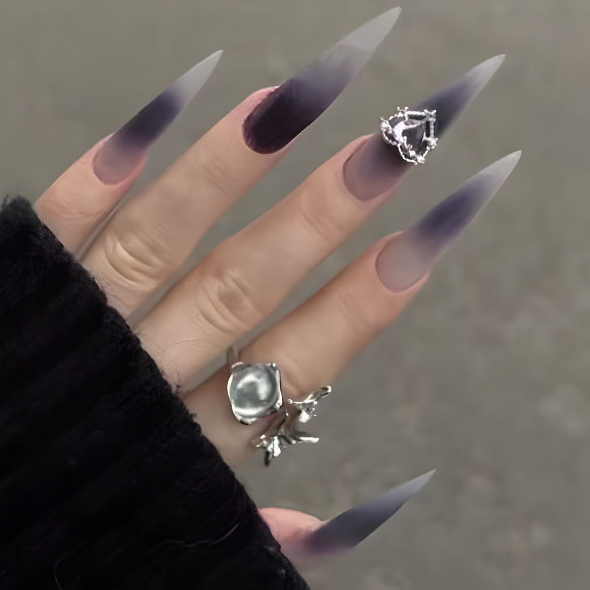YICKYUE  -  24pcs Gote Style Halloween Long Gradient False Nails Stiletto Tip Wearable Fake Nails Y2k Press On Nails With Diamond Decoration