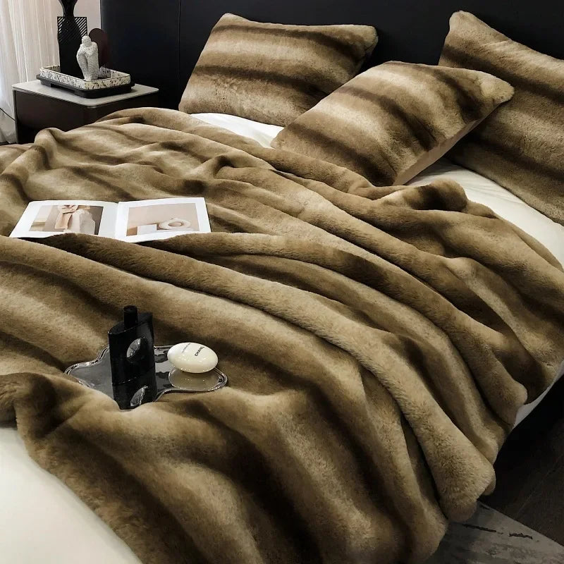 Yickyue Luxury Thickend Imitation Fur Winter Warm Blanket for Bed High-end Faux Mink Velvet Sofa Blanket Comfortable Sofa Blanket Throw