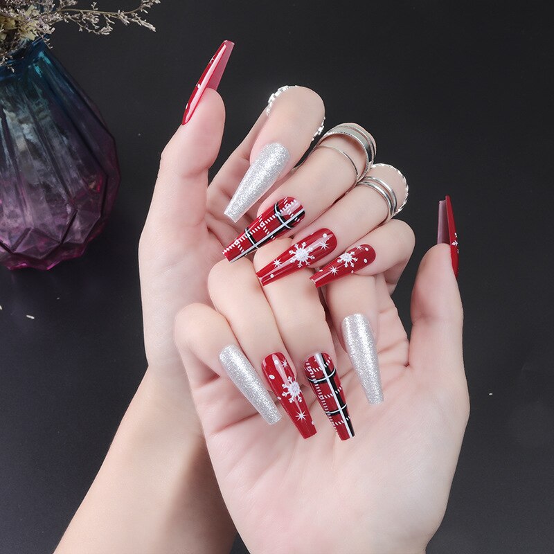 24Pc/Boxed Christmas Wearing Reusable False Nails Snowflake Silver Glitter Long Ballet Fake Nails Full Cover Artificial Nail Art