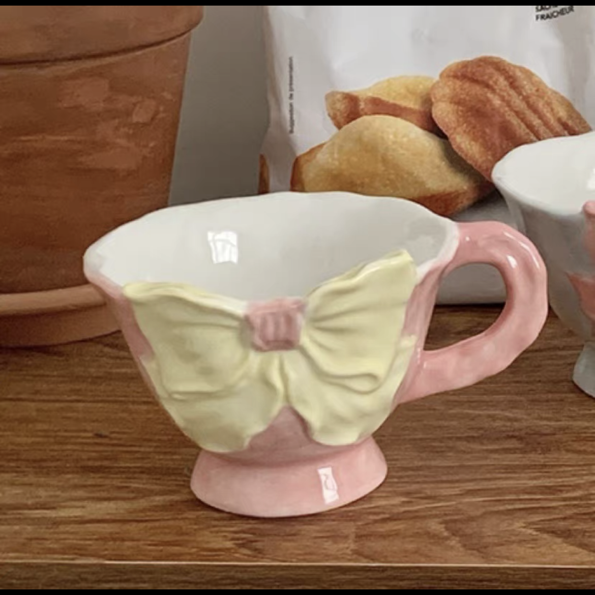 YICKYUE  -  Super cute small cup Ceramic bow shaped coffee cup