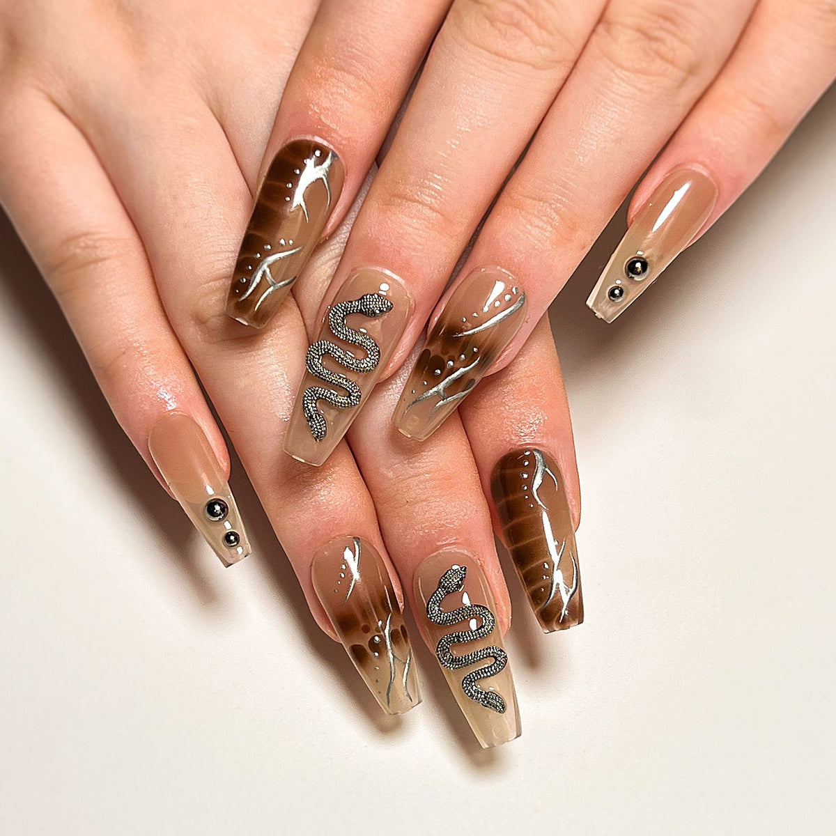 YICKYUE  -  Punk Style Fake Nails Cool Pointed y2k Snake Diamond False Nail Patch for Girl Women Wearable Press on Nails New Year Gifts