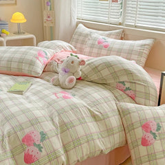 3pcs Simple Line Design Duvet Cover Set Cartoon Strawberry Print Bedding with 2 Pillowcases Skin-friendly Washable Quilt Cover