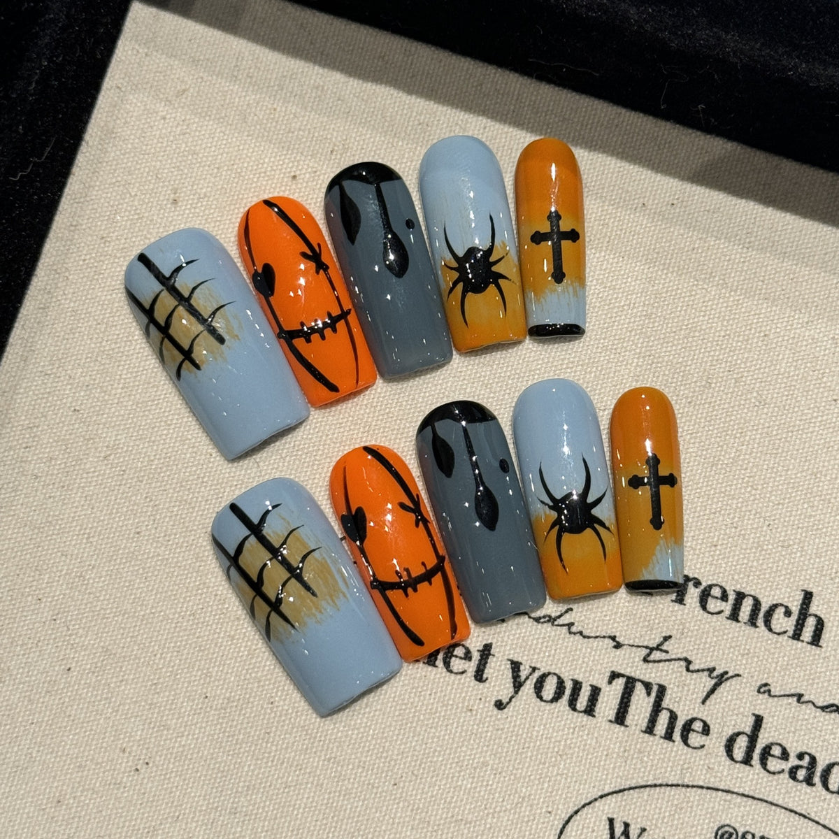 YICKYUE  -  10pcs Halloween Press on Nails Short Square Pumpkins Skeletons Fake Nails with Glue Cute Funny False Nails Full Cover Nail Tips