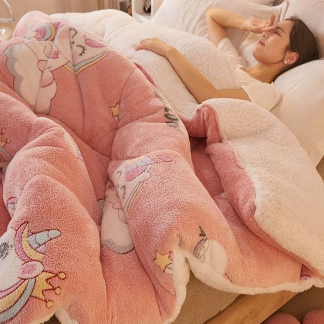 Yickyue Cute Super Warm Lamb Wool Quilt Winter Thickened Warmth Cotton Velvet Soft Small Child Size Blanket Duvet Single Double Bed