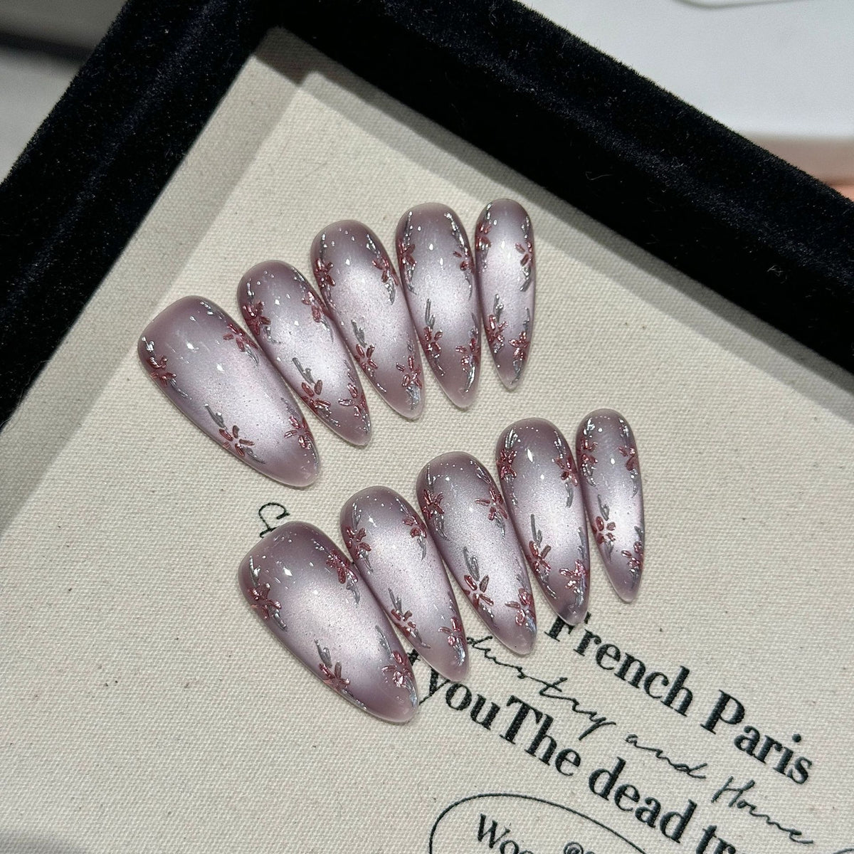 YICKYUE  -  10pcs Handmade Press on Nails Purple Cat Eye Fake Nails for Girls Women Wearable Detchable Sweet Flower Almond False Nails