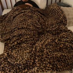 YICKYUE  -  1pc Faux Rabbit Fur Leopard Print Double-layer Lunch Break Blanket, Sofa Couch Home Throw Blanket Nap Blanket